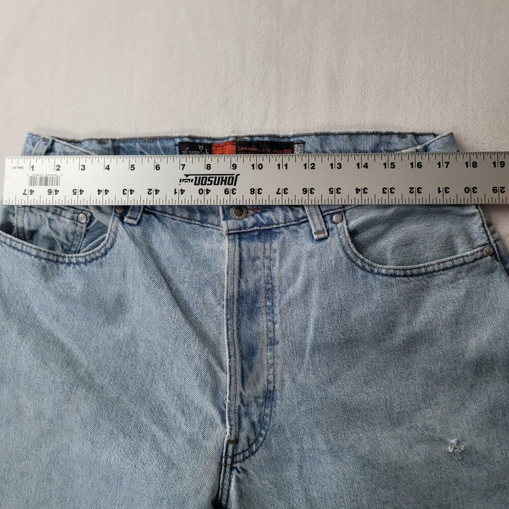 VTG 90's Levi's Silver Tab Men's Loose Fit Light Blue Denim Jeans Size 38x32 USA - Picture 7 of 12